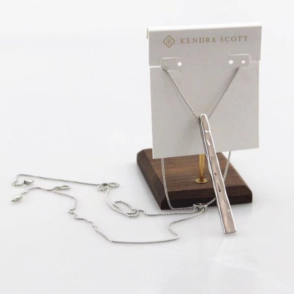 Kendra Scott necklace - Picture 3 of 6